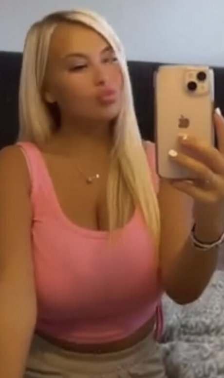 lesbian feet onlyfans porn galleries