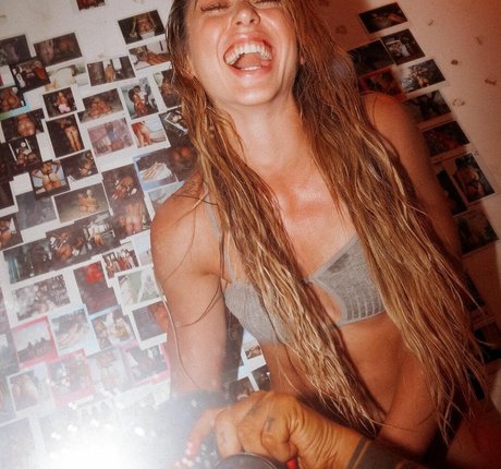 Paula Dinamicah hot model pictures