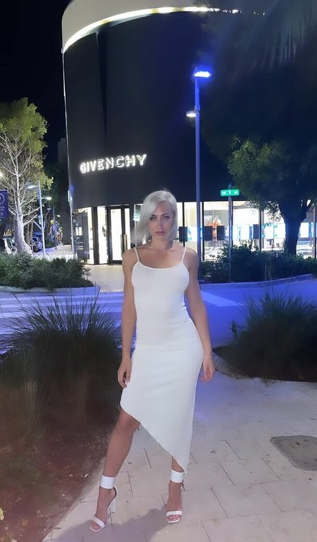 shemale outdoor onlyfans sexy nudes images