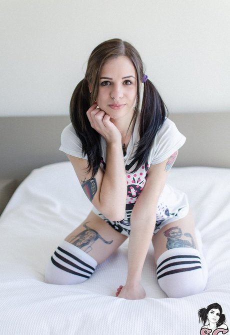 Nathi Suicide hd model pictures