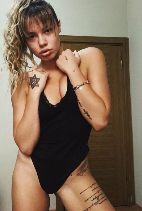 beauty teen onlyfans nudes picture