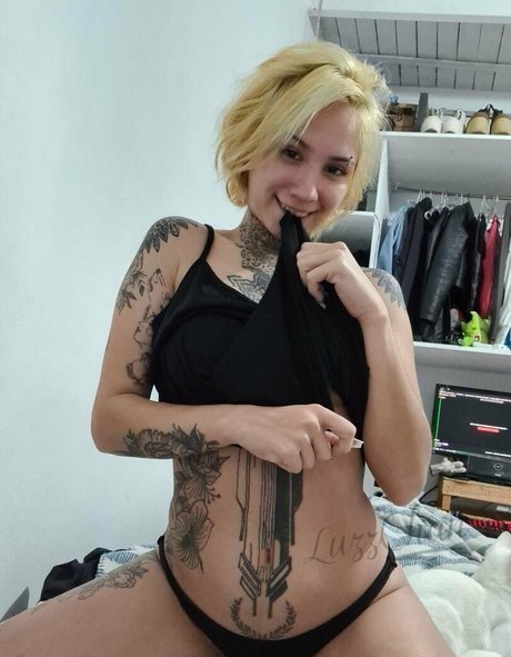 luzzchan pornstar naked pic