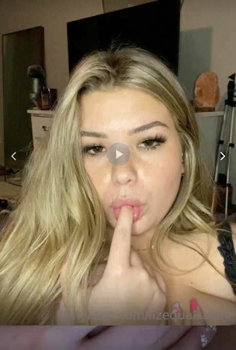 sexy blonde onlyfans exclusive images