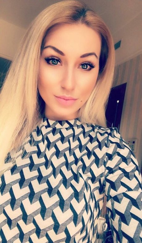 lanueta21 adult star pics