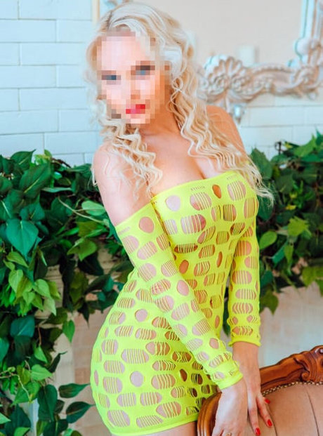 lanueta21 naked pornstar photo