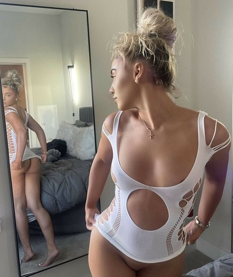 Emily Huff model nude image