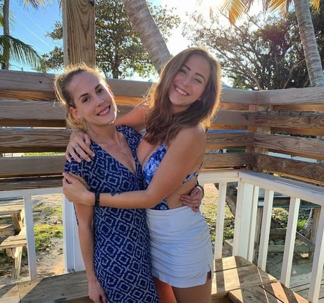 Taylor Francis sex model galleries