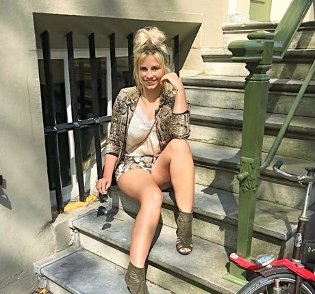 Sensi Lowe free actress photos