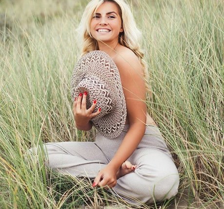 Sensi Lowe star erotic photo