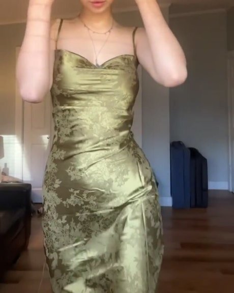 Chloeoox model porn photo