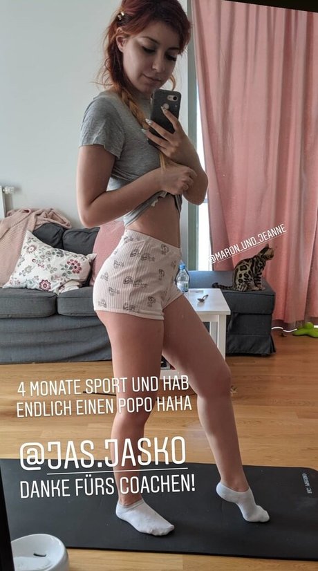 Anni The Duck nude actress pictures