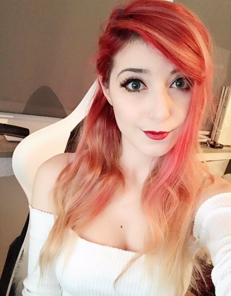 Anni The Duck sex actress img