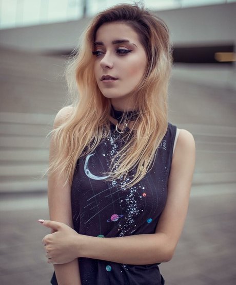 Anni The Duck best pornstar img