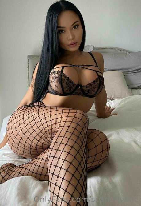 scarletlyone Quick model image