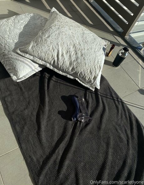 scarletlyone model xxx gallery