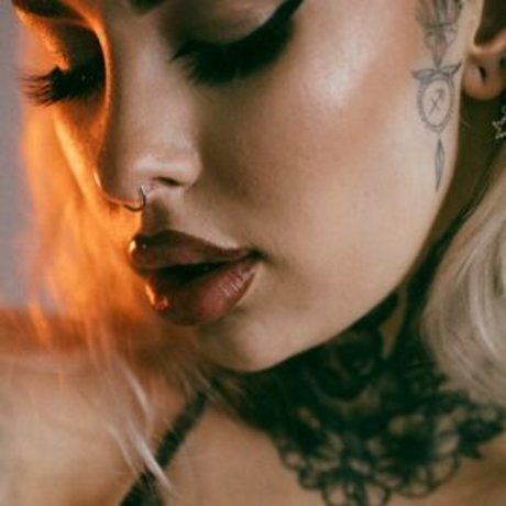 Wiktoria Robert nudes actress gallery