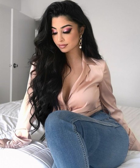 Elwa Saleh xxx actress image