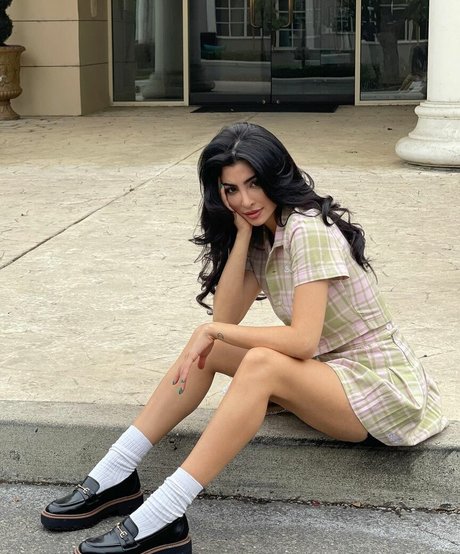 Elwa Saleh pornstar erotic picture