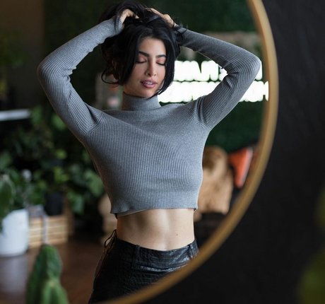 Elwa Saleh model perfect photos