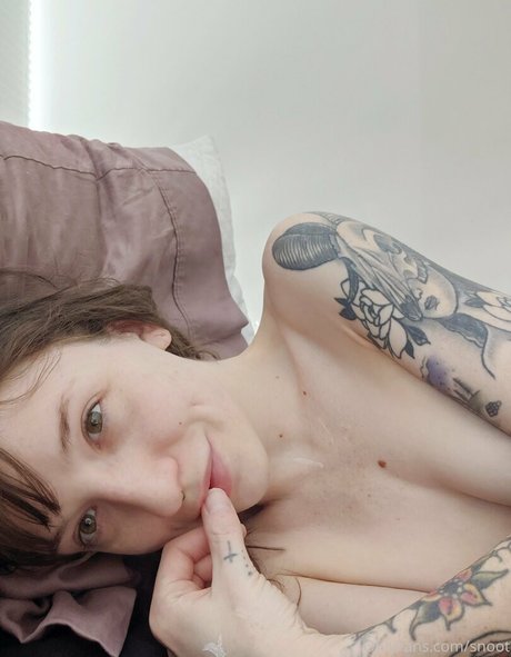 snoot hot actress photo