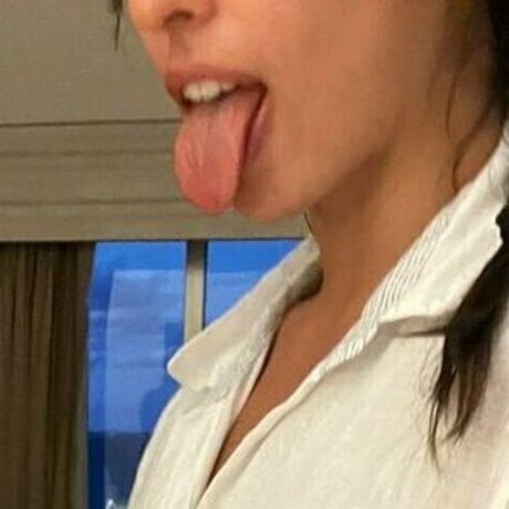 anaisandnataliaa model hot picture