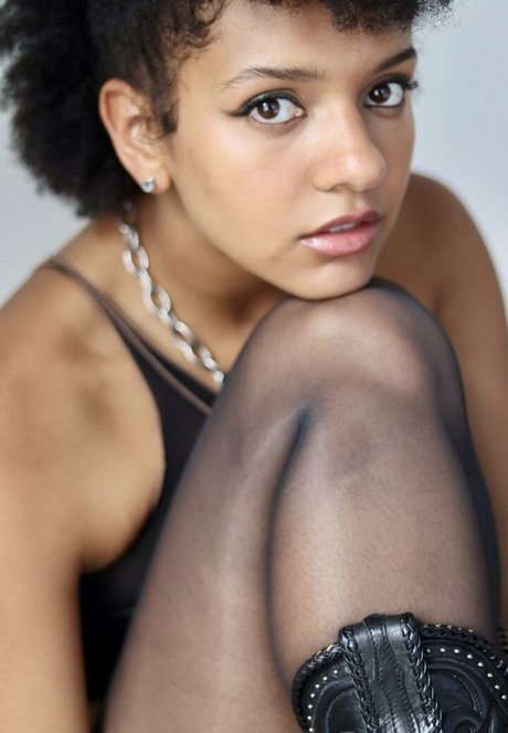 Djouliet Amara pornstar free img