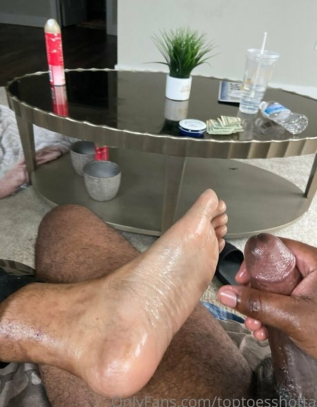 toptoesshotta naked actress pic