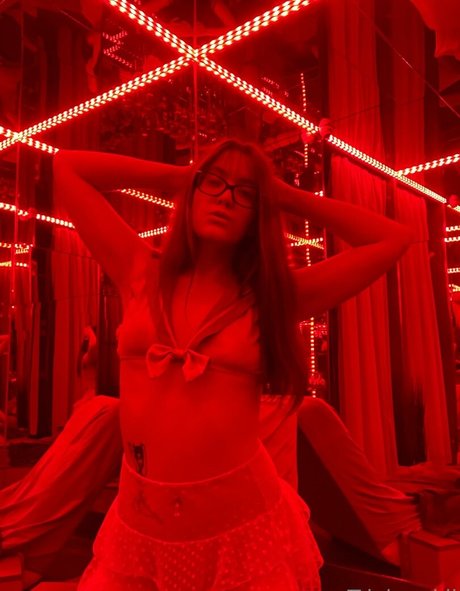 trixi free erotic model pics