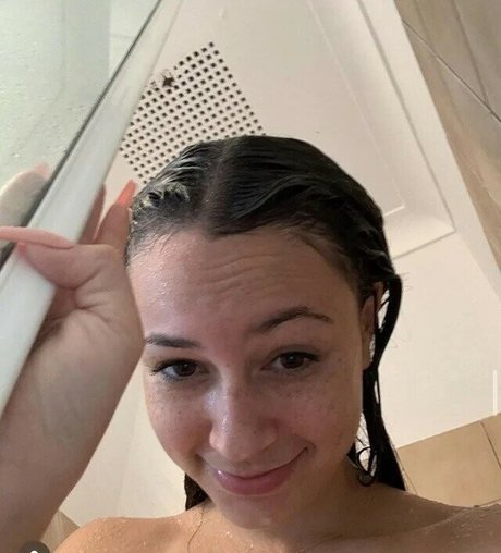 Willow Jade pornstar erotic pictures