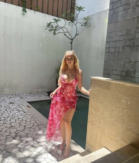 Willow Jade exclusive pornstar img