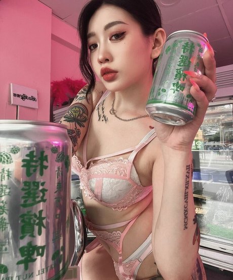 missmozzi hot star picture