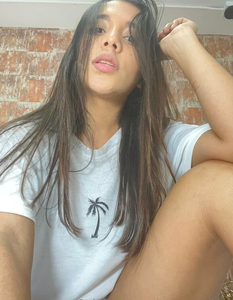 annaxbae model free images