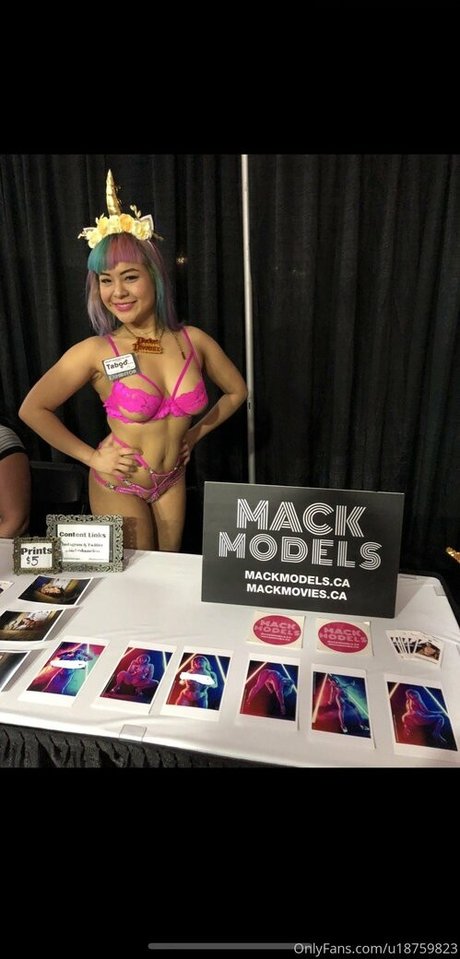 busty solo onlyfans art xxx archive