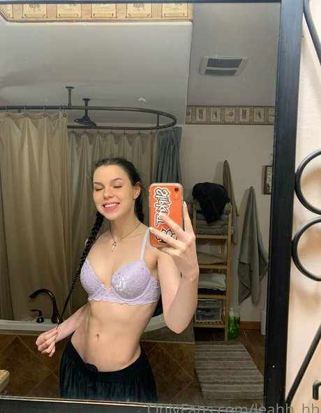 leahh hh art model picture