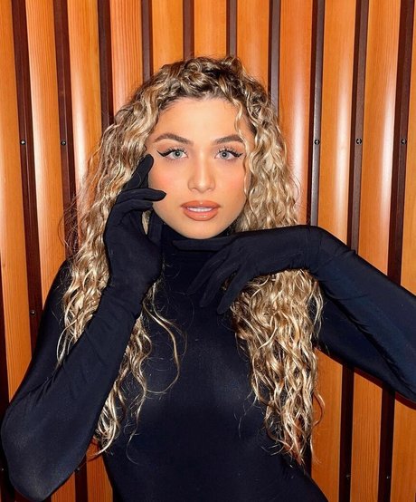 Antigoni pretty pornstar pic