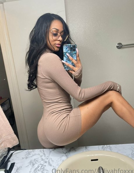 aaliyahfoxxx pornstar hot img