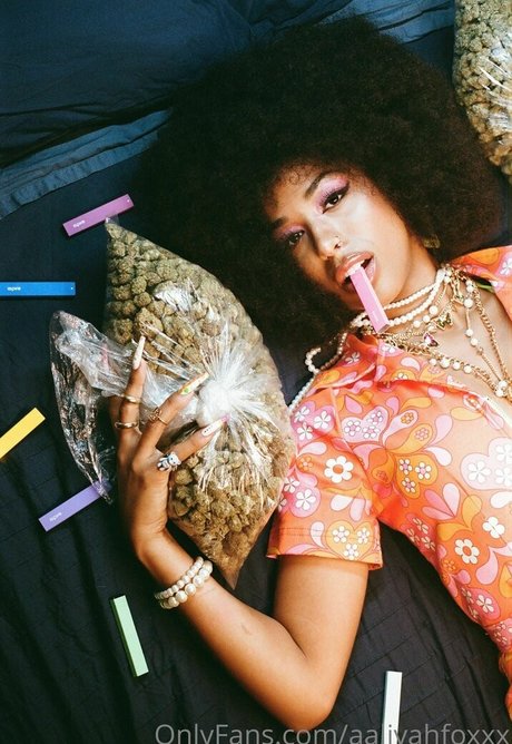 aaliyahfoxxx pornographic actress pic