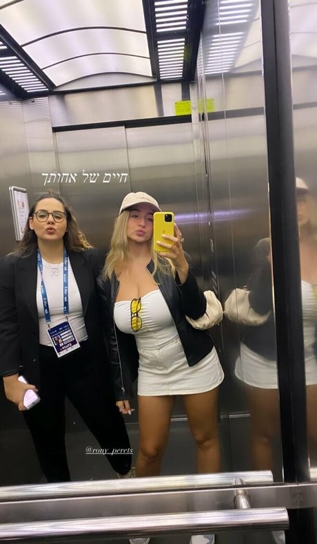 big tits teen onlyfans top pic