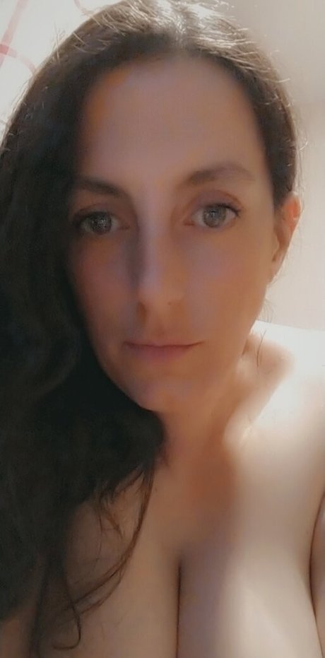 Piella Bakewell exclusive star photo