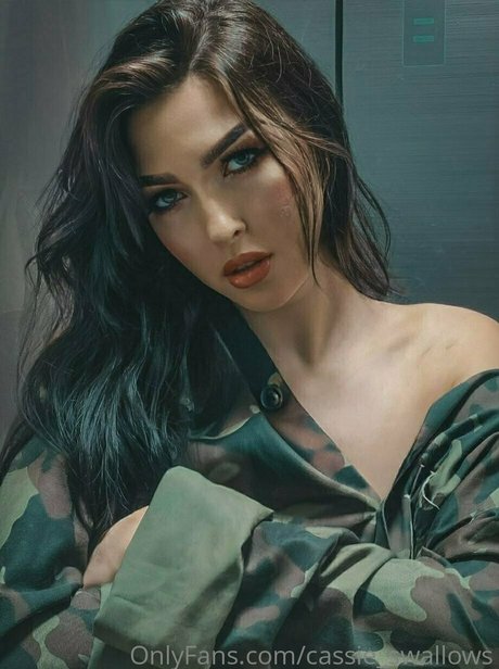 cassie swallows star erotic img