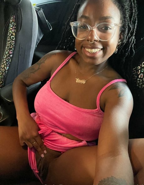 thecookieswirl free actress photo