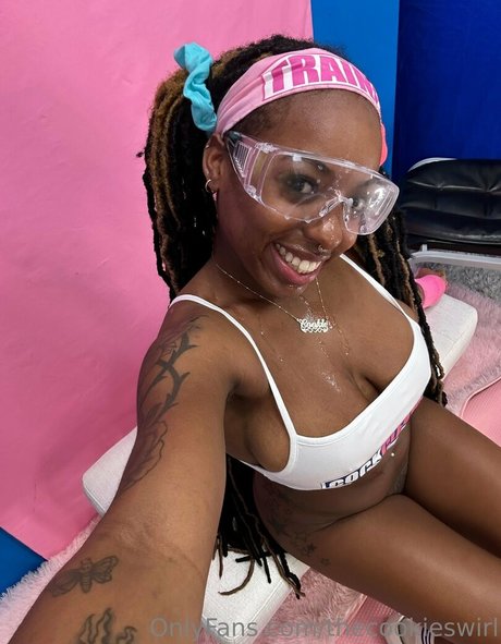 thecookieswirl pornstar beautiful photo