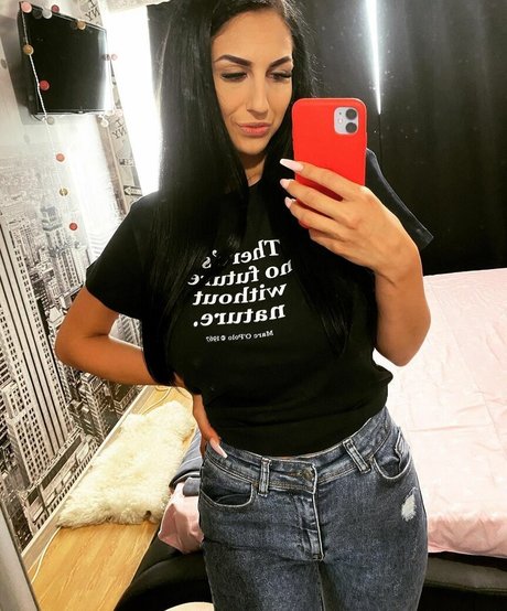 BelovedKhlloe pornstar beautiful pic