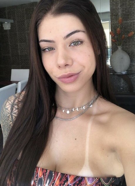 Thayna Lopes pretty pornstar images