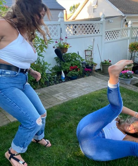 Ali Cortese sex model img