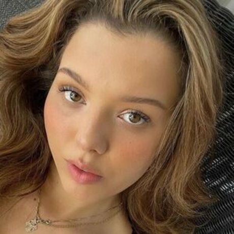 Fiona Elvine sexy star gallery