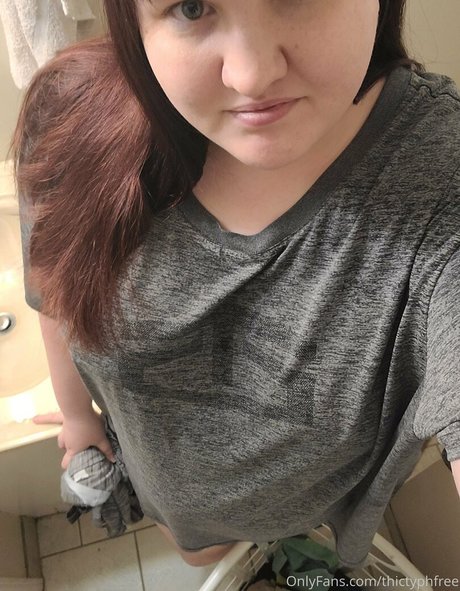 thictyphbbw actress photos