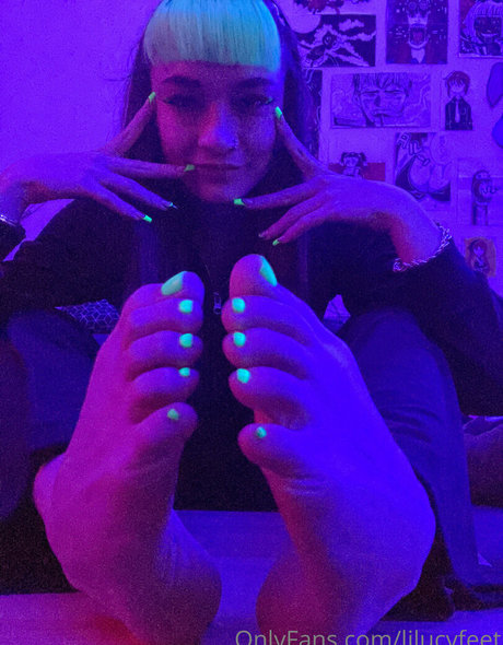 lilucyfeet model porn archive