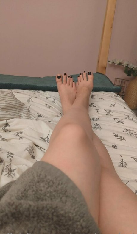 secretsexyfeet model sexy pic