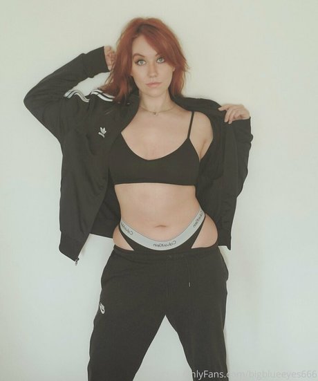 bigblueeyes666 model nude pics